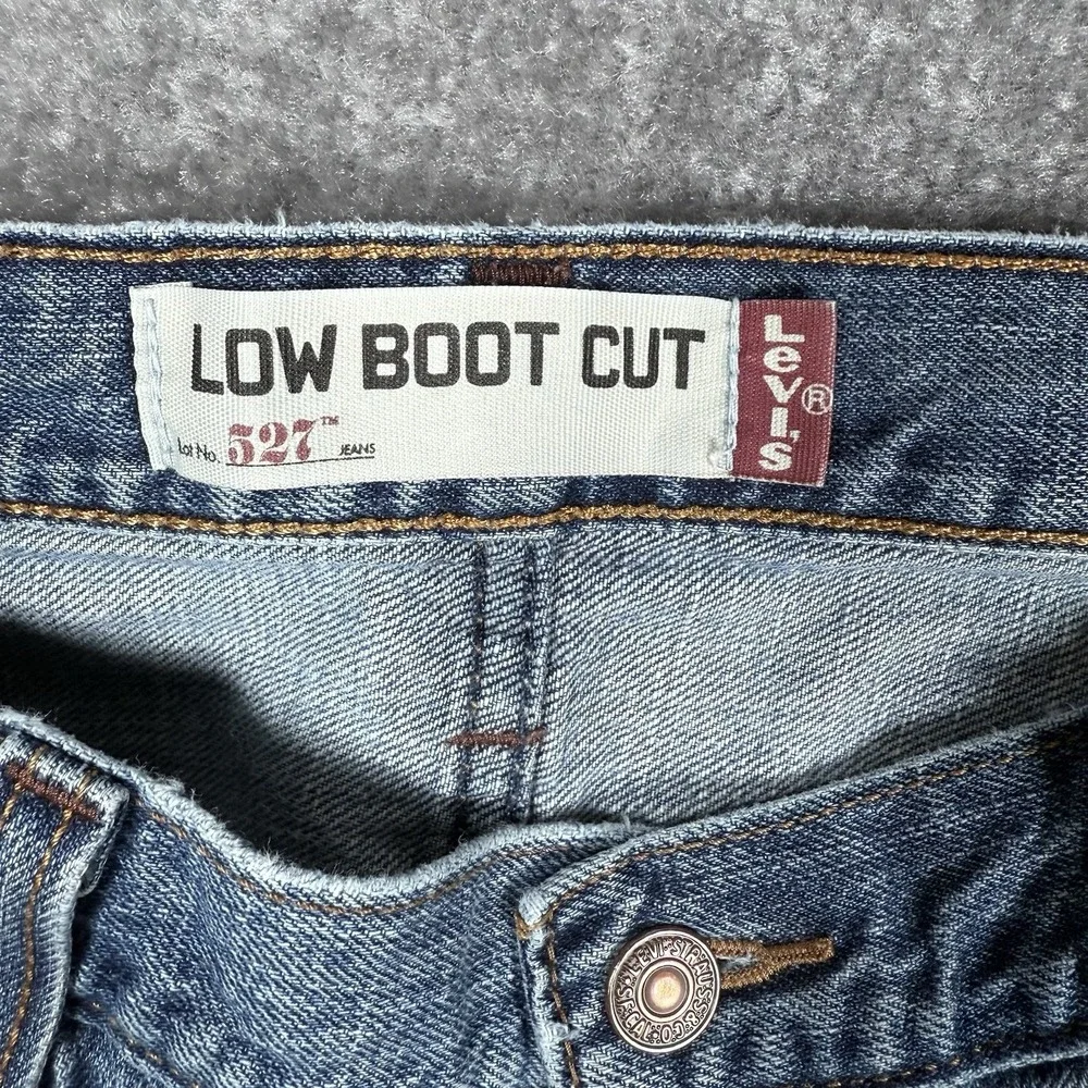 Levi's 527 Men's 36x32 (Fits 35x33) Blue Denim Low Boot Cut Distressed Y2K‎